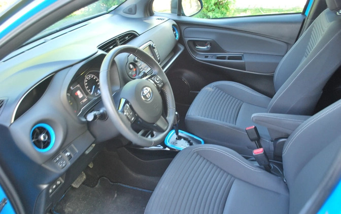 Toyota Yaris cena 64900 przebieg: 77000, rok produkcji 2018 z Działoszyn małe 596